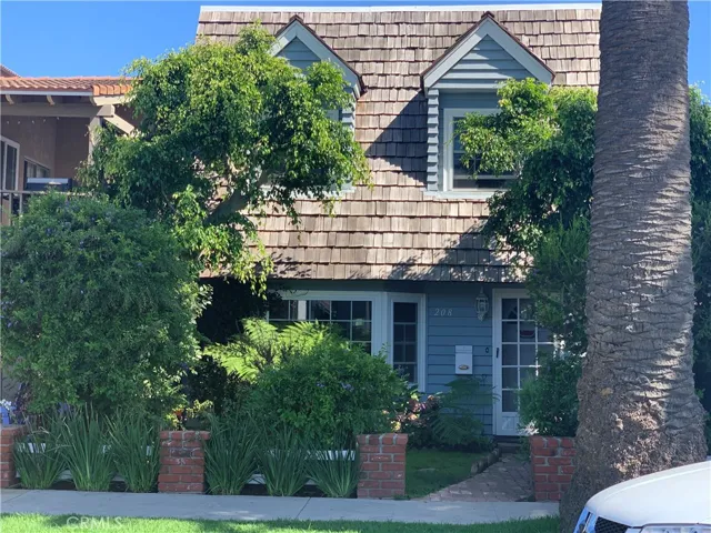 208 9th Street, Huntington Beach, California 92648