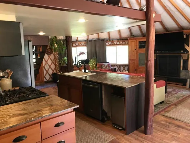7164 Redwood Retreat Road, Gilroy, California 95020