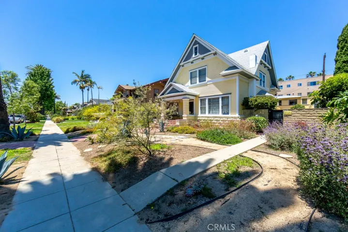 2621 E 1st Street, Long Beach, California 90803