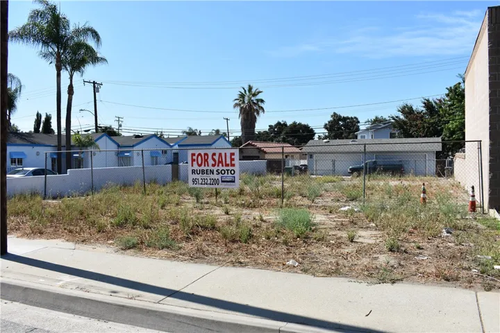 1828 Arrow Highway, La Verne, California 91750