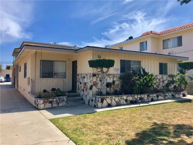 4364 W 141st Street, Hawthorne, California 90250