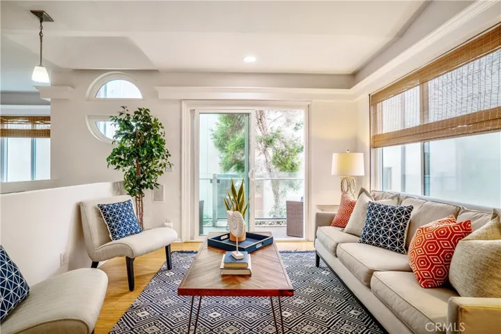 1517 Crest Drive, Manhattan Beach, California 90266