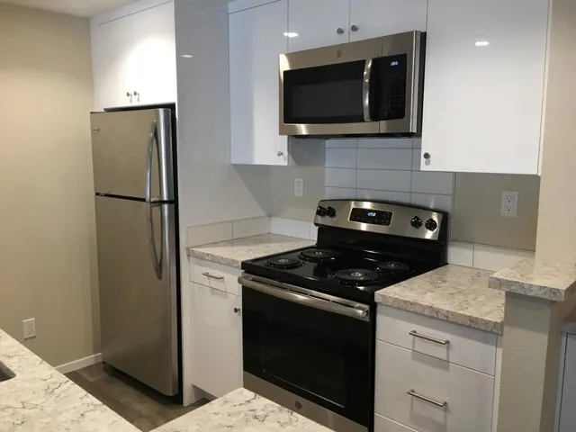 1689 Via Laguna 7, San Mateo, California 94404