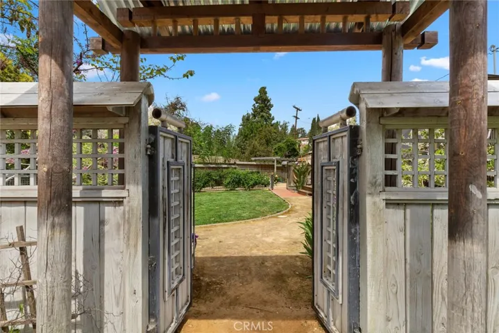 1730 West Road, La Habra Heights, California 90631
