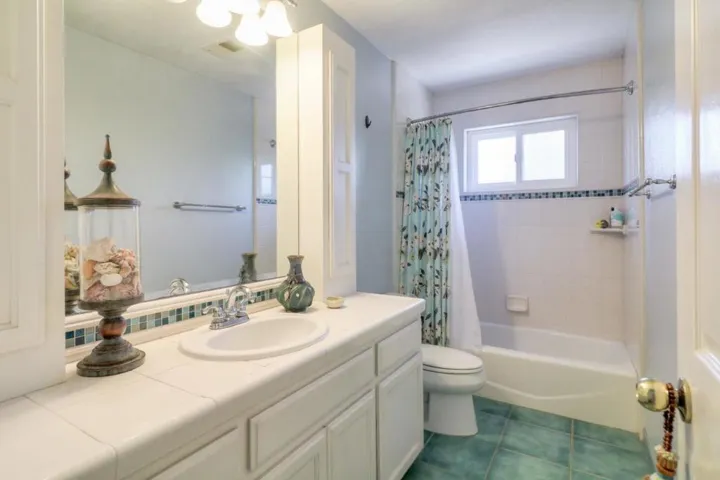 1540 Las Brisas Drive, Hollister, California 95023