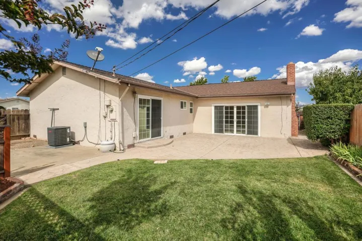 717 La Paloma Way, Gilroy, California 95020