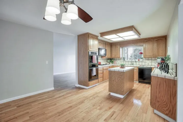 717 La Paloma Way, Gilroy, California 95020