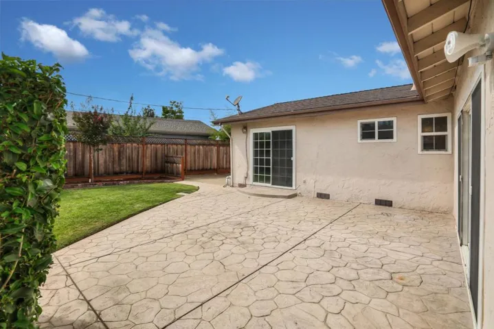 717 La Paloma Way, Gilroy, California 95020