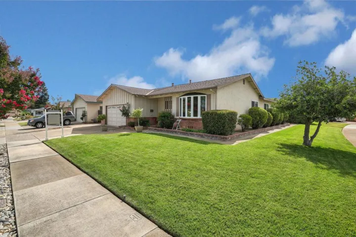 717 La Paloma Way, Gilroy, California 95020