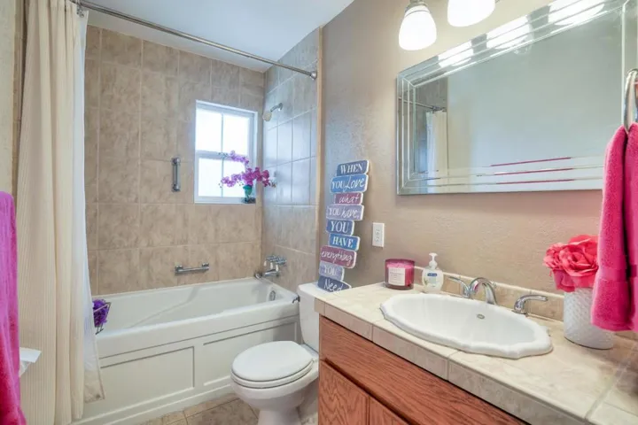 717 La Paloma Way, Gilroy, California 95020
