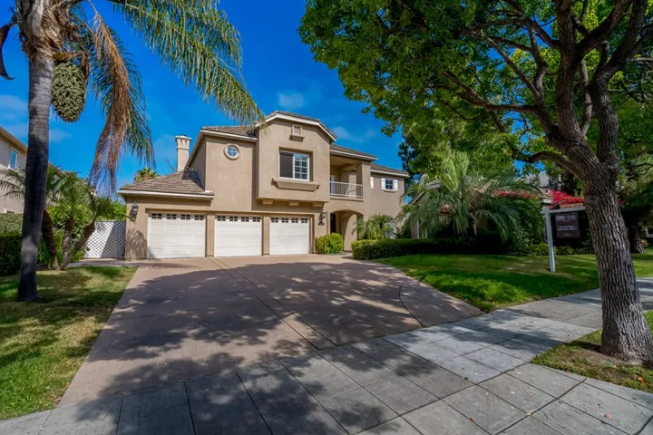 3 car garage with a detached casita.