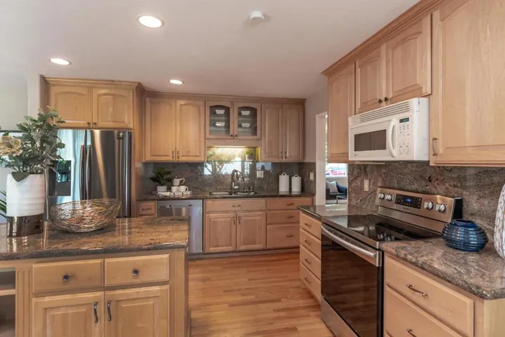 752 San Carlos Avenue, Mountain View, California 94043