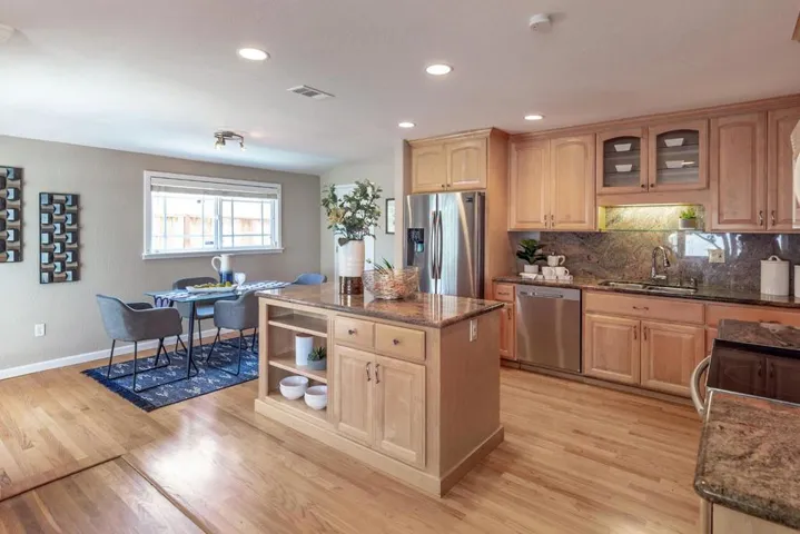752 San Carlos Avenue, Mountain View, California 94043