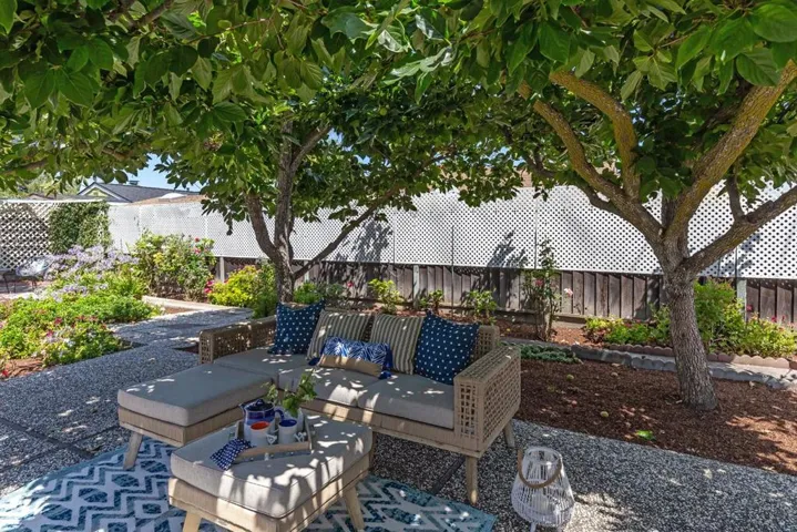 752 San Carlos Avenue, Mountain View, California 94043