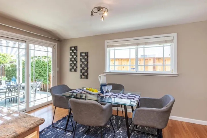 752 San Carlos Avenue, Mountain View, California 94043