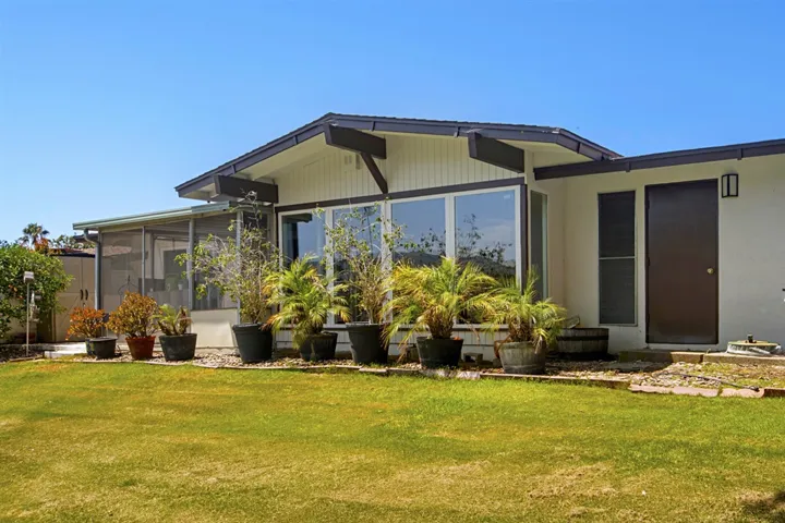 1641 La Madera Lane, San Marcos, California 92078