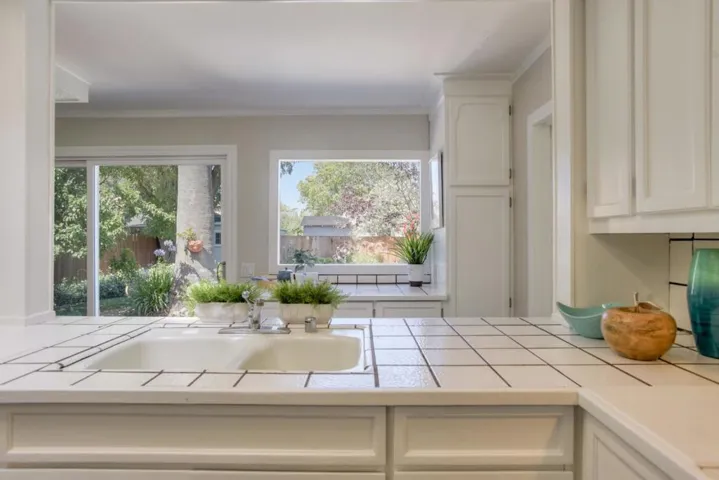 1129 17th Avenue, Redwood City, California 94063