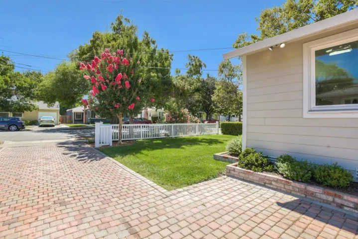 1129 17th Avenue, Redwood City, California 94063