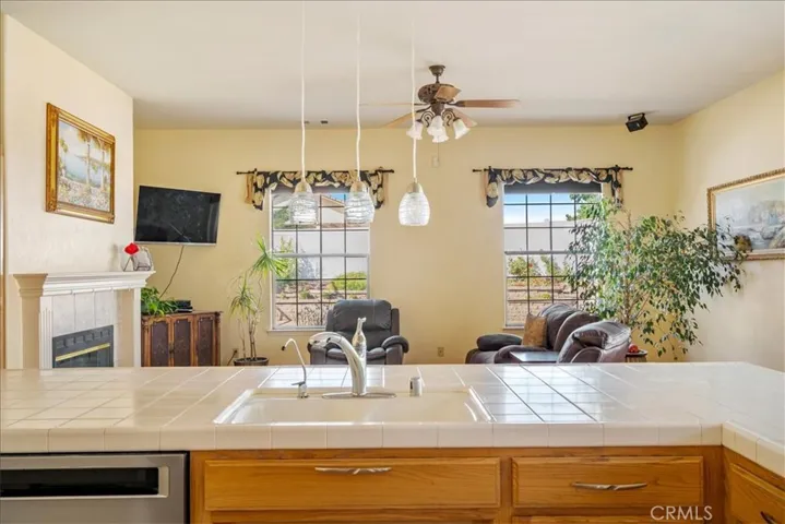1614 Via Flora, Paso Robles, California 93446