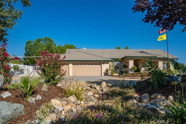 1614 Via Flora, Paso Robles, California 93446