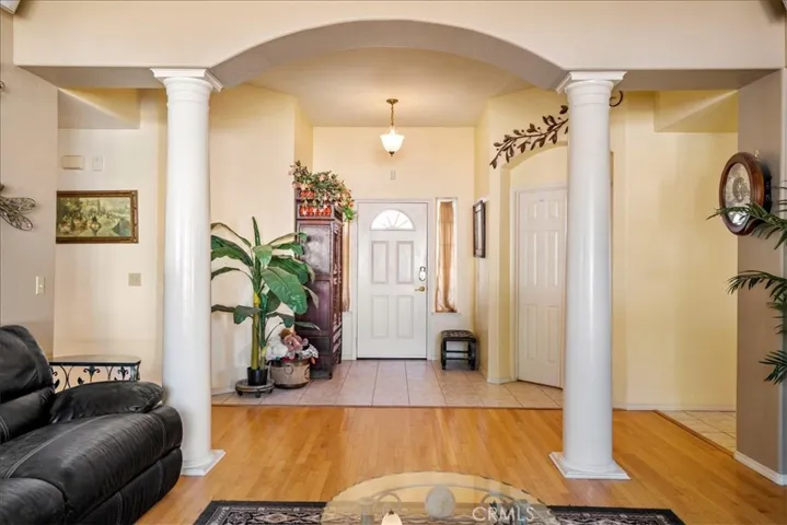 1614 Via Flora, Paso Robles, California 93446