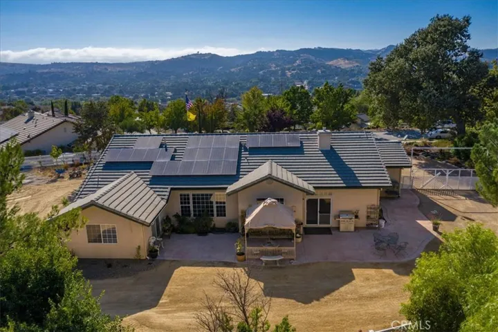 1614 Via Flora, Paso Robles, California 93446