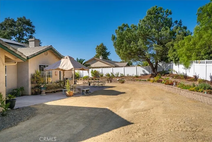 1614 Via Flora, Paso Robles, California 93446