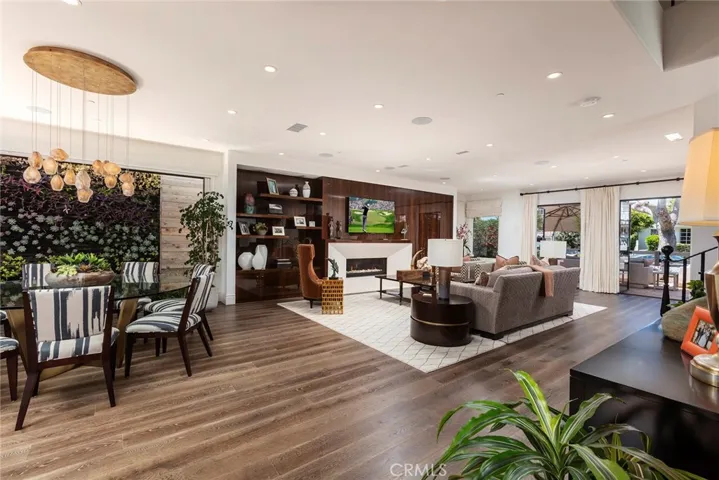 214 Narcissus Avenue, Corona Del Mar, California 92625