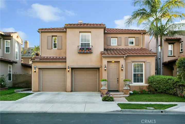 29 Dinuba, Irvine, California 92602