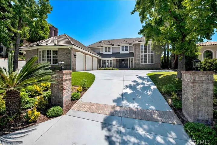 724 Forest Green Drive, La Canada Flintridge, California 91011