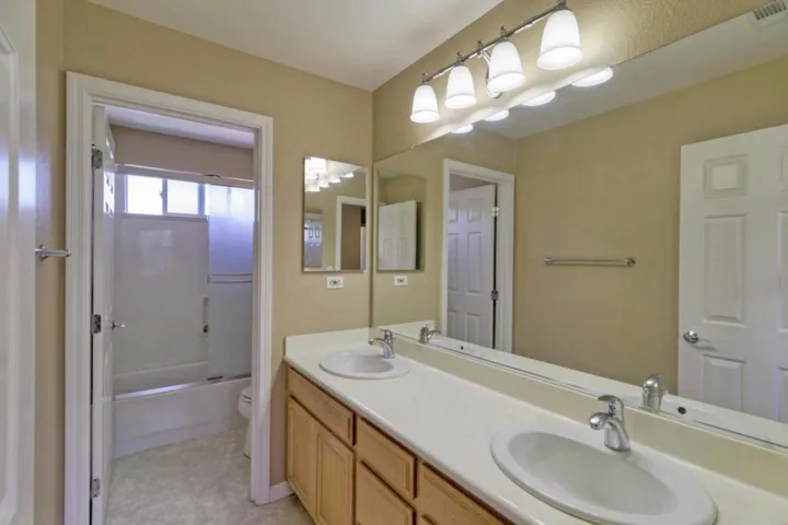 16846 Shady Mill Way, Lathrop, California 95330