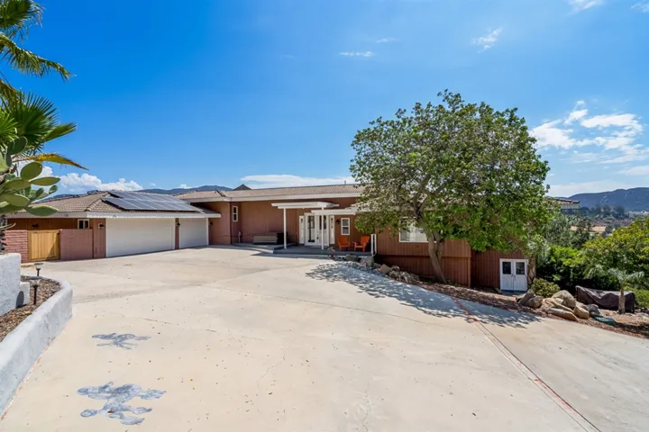 2840 Willow Glen Dr, El Cajon, California 92019