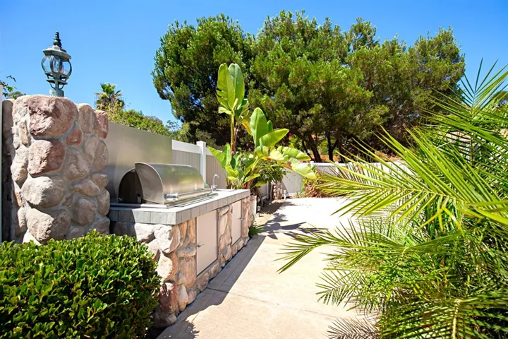 11710 Shadowglen Rd., El Cajon, California 92020