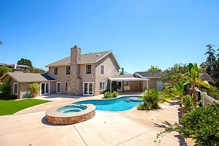 11710 Shadowglen Rd., El Cajon, California 92020