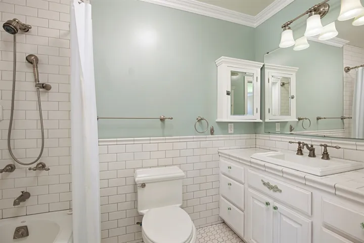 11710 Shadowglen Rd., El Cajon, California 92020