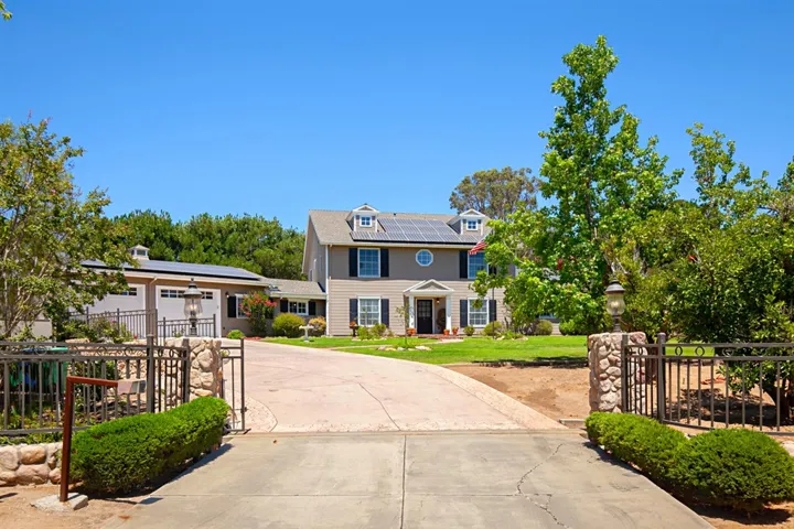 11710 Shadowglen Rd., El Cajon, California 92020