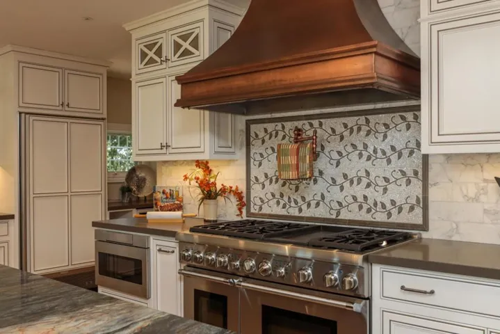 15955 Barry Lane, Monte Sereno, California 95030