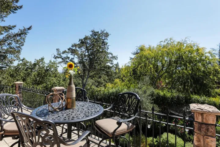 15955 Barry Lane, Monte Sereno, California 95030