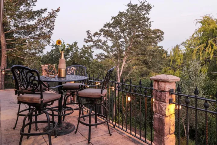 15955 Barry Lane, Monte Sereno, California 95030