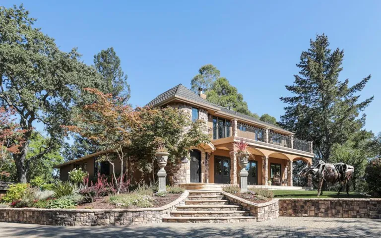 15955 Barry Lane, Monte Sereno, California 95030