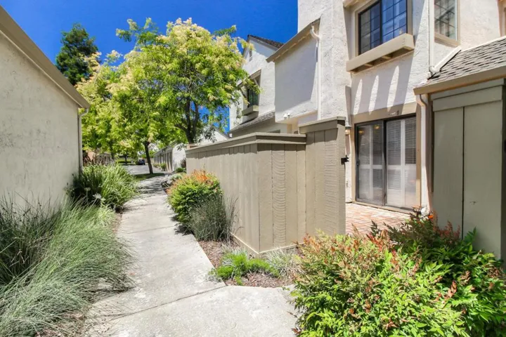 2064 Foxhall Loop, San Jose, California 95125