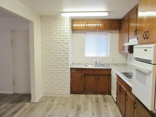 490 Seville Lane 008