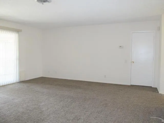 490 Seville Ln 2 033