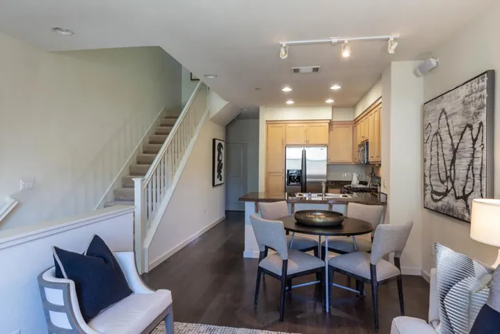 861 Donovan Way, Mountain View, California 94043