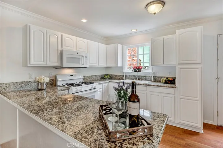 Open and bright kitchen perfect for entertaining