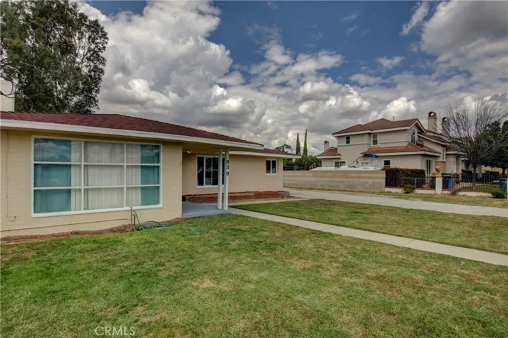 939 W Phillips Boulevard, Pomona, California 91766