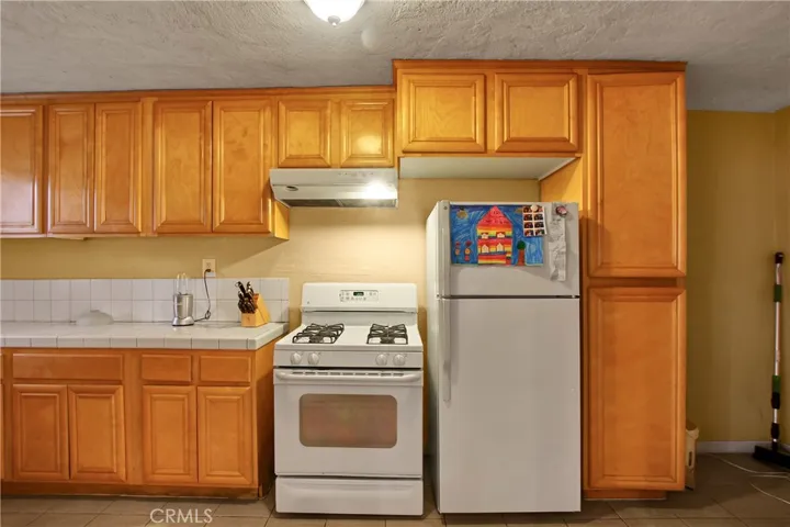 939 W Phillips Boulevard, Pomona, California 91766