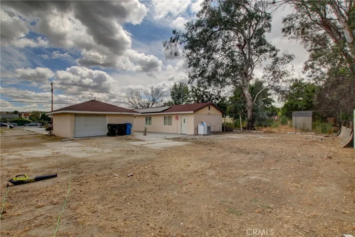 939 W Phillips Boulevard, Pomona, California 91766