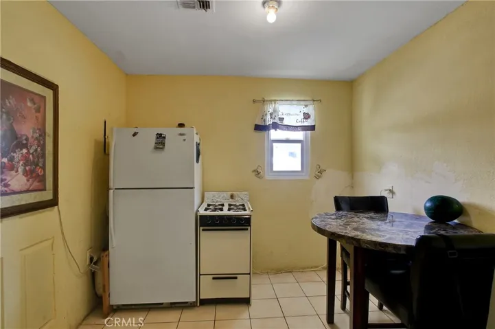939 W Phillips Boulevard, Pomona, California 91766
