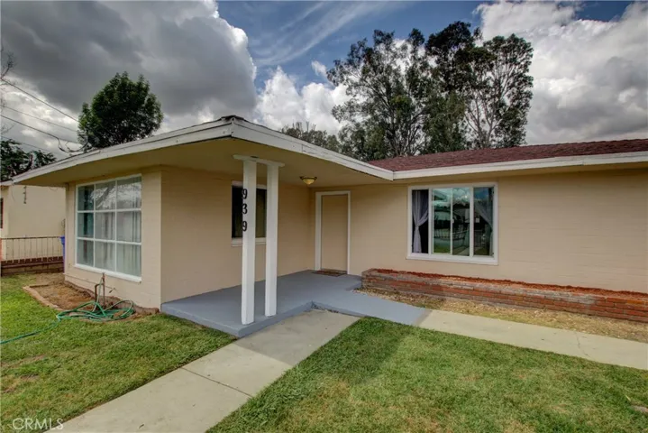 939 W Phillips Boulevard, Pomona, California 91766